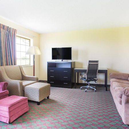 Days Inn By Wyndham Lexington Ne Esterno foto