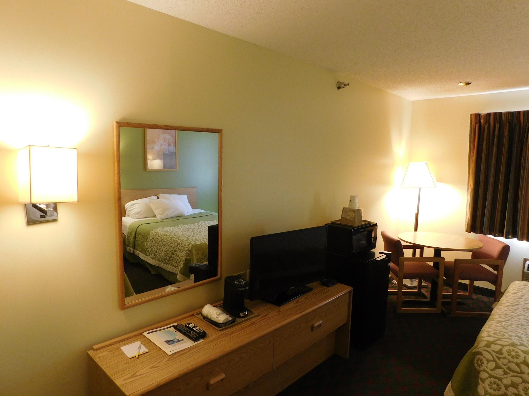 Days Inn By Wyndham Lexington Ne Esterno foto