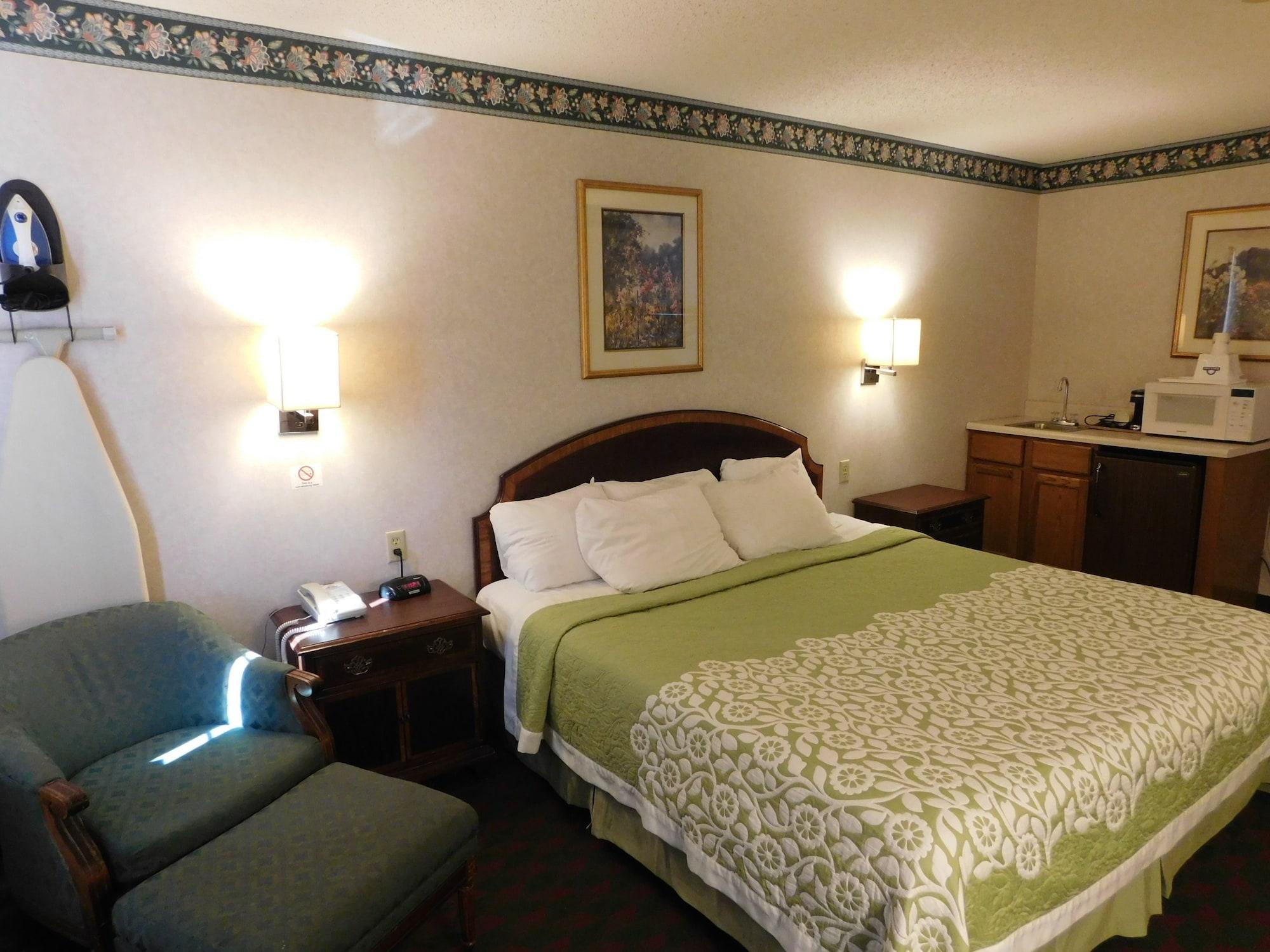 Days Inn By Wyndham Lexington Ne Esterno foto