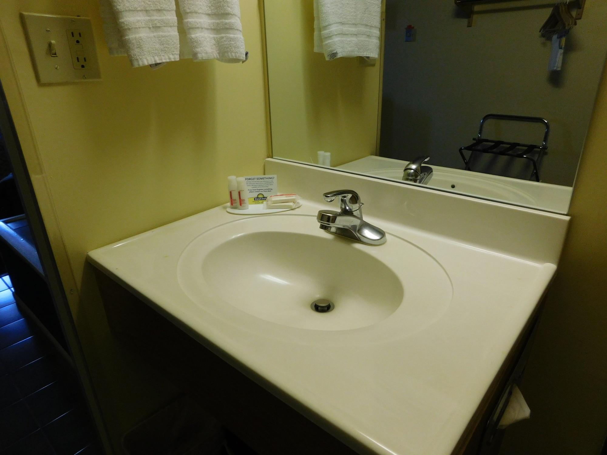 Days Inn By Wyndham Lexington Ne Esterno foto