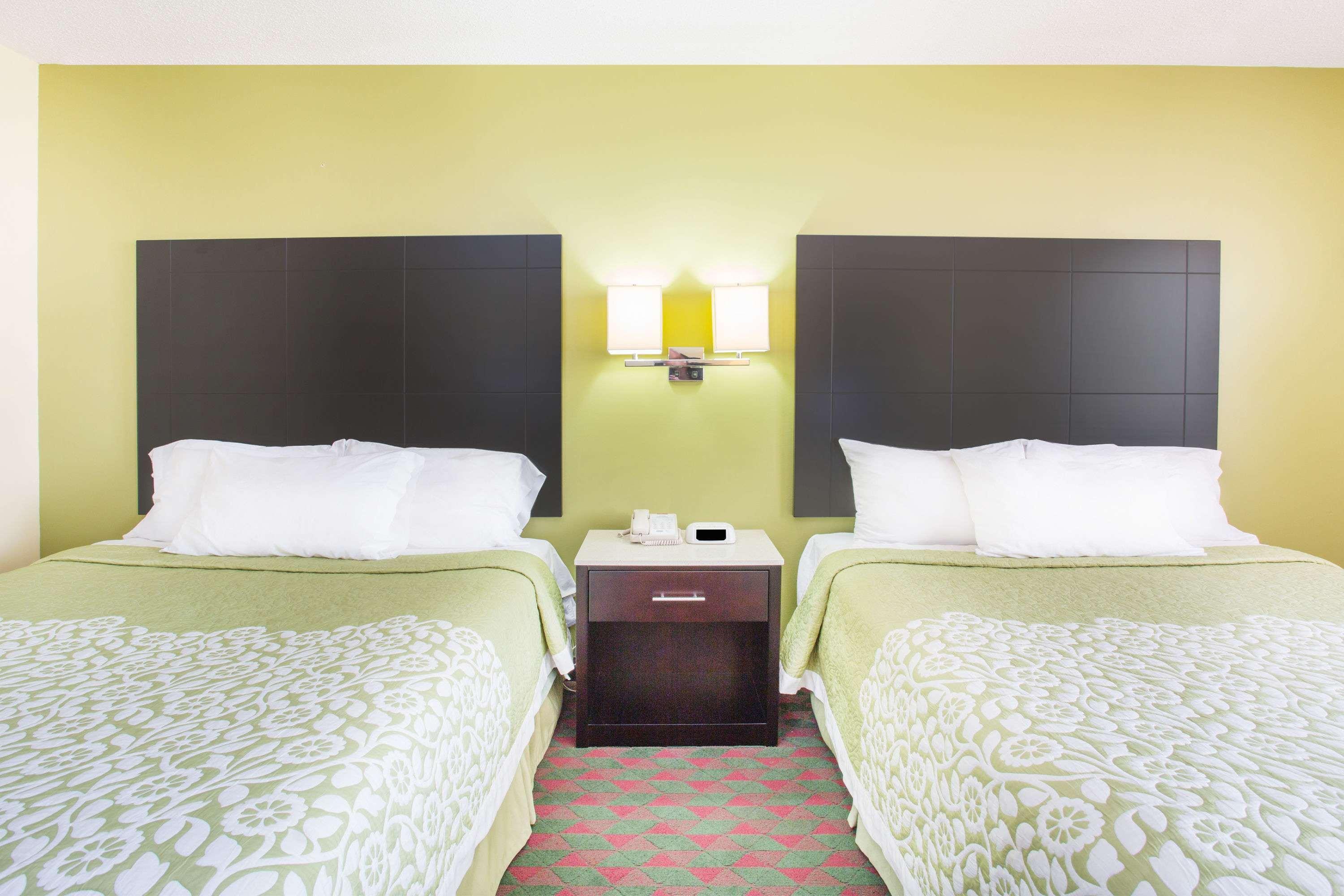 Days Inn By Wyndham Lexington Ne Esterno foto