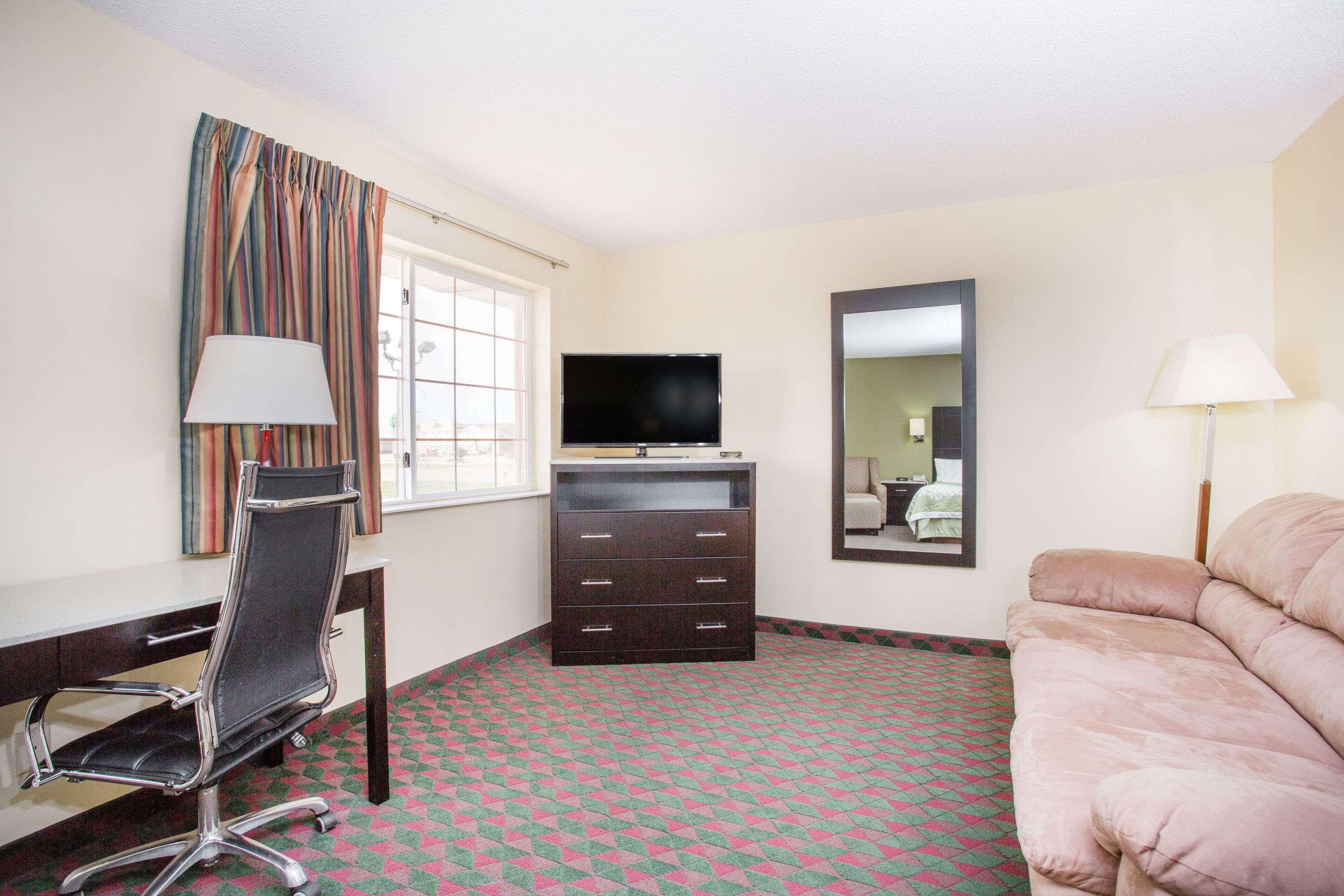 Days Inn By Wyndham Lexington Ne Esterno foto