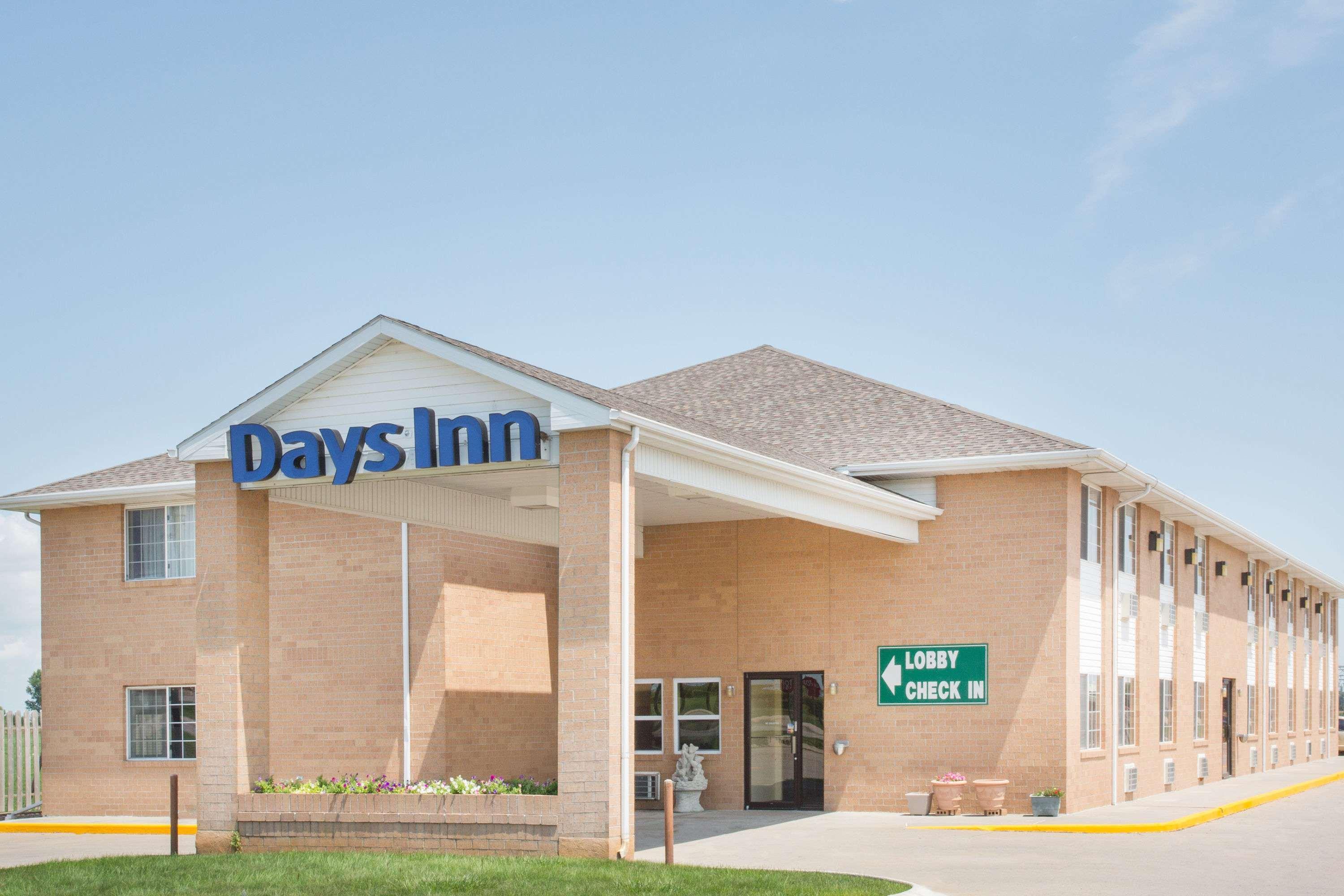 Days Inn By Wyndham Lexington Ne Esterno foto