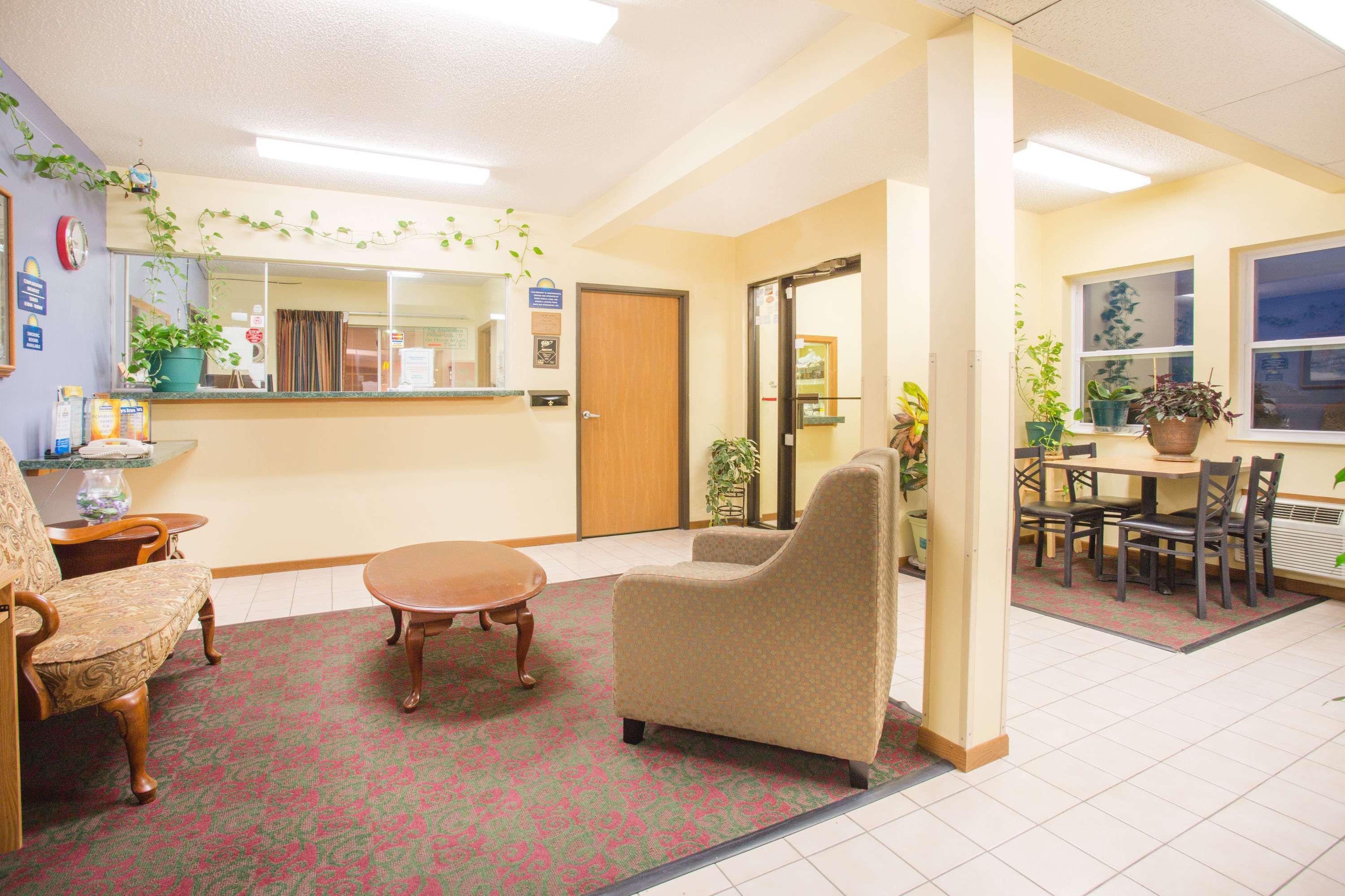 Days Inn By Wyndham Lexington Ne Esterno foto