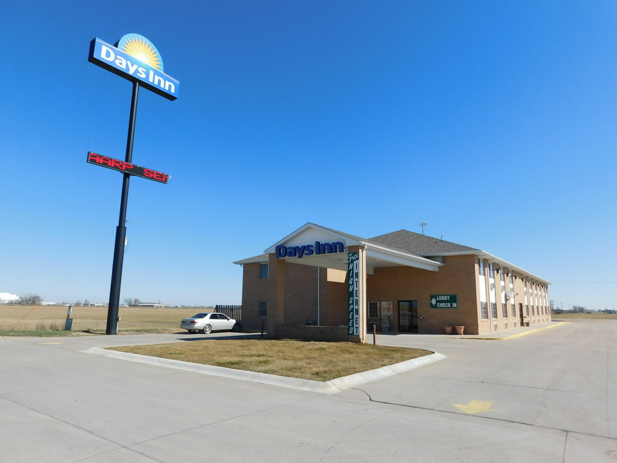 Days Inn By Wyndham Lexington Ne Esterno foto